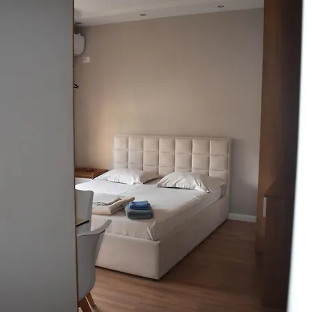 Apartment Fictus