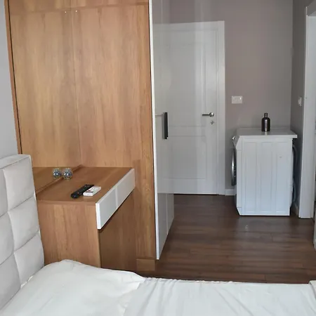 Fictus Apartment *